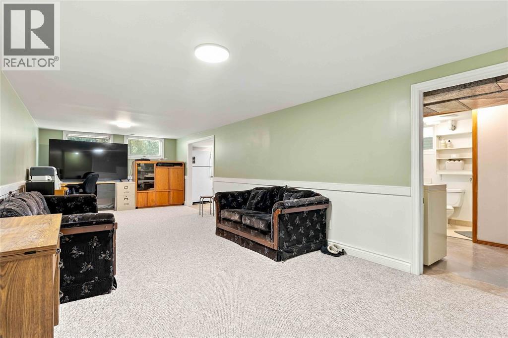 821 DANBURY CRESCENT - Image 35