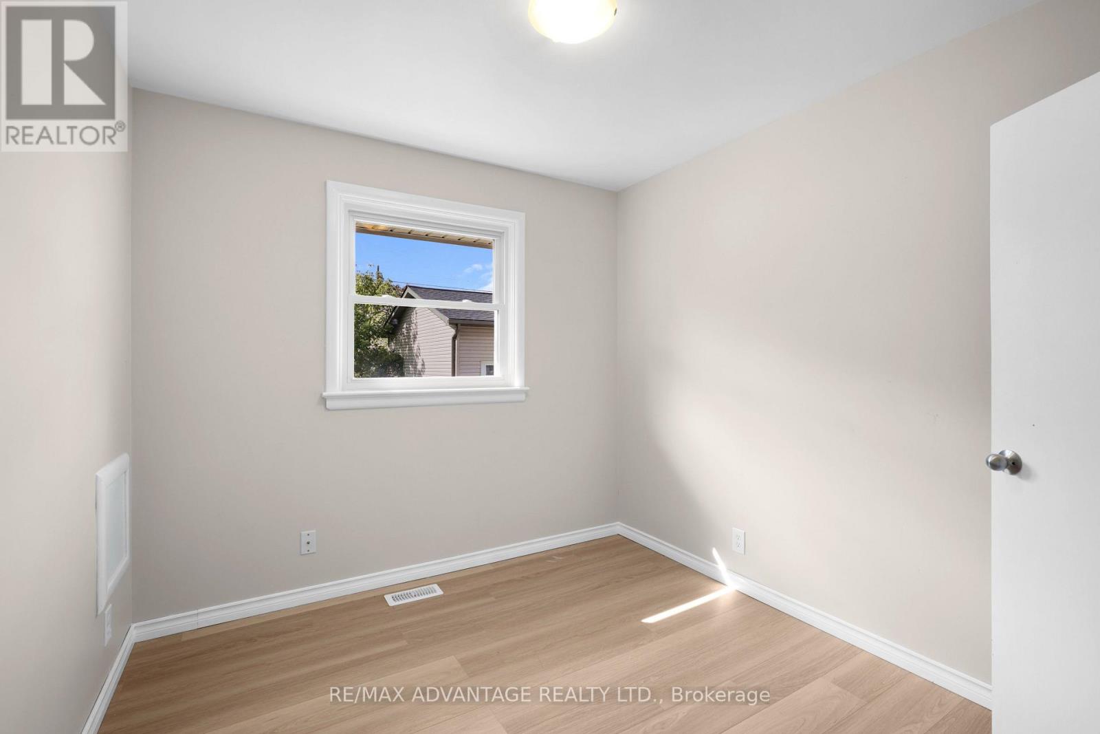 1920 DULUTH CRESCENT - Image 19