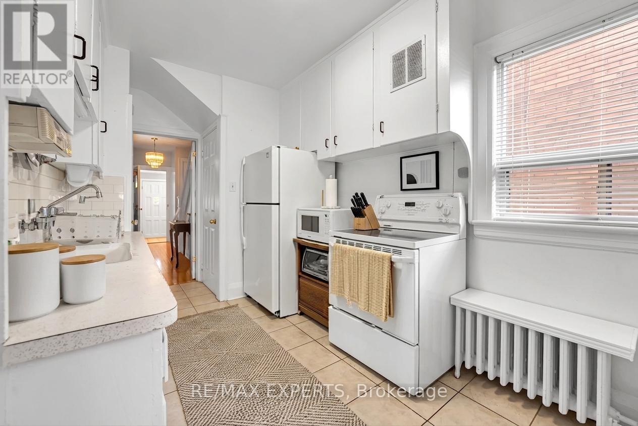 406 Lauder Avenue, Toronto, ON photo 12