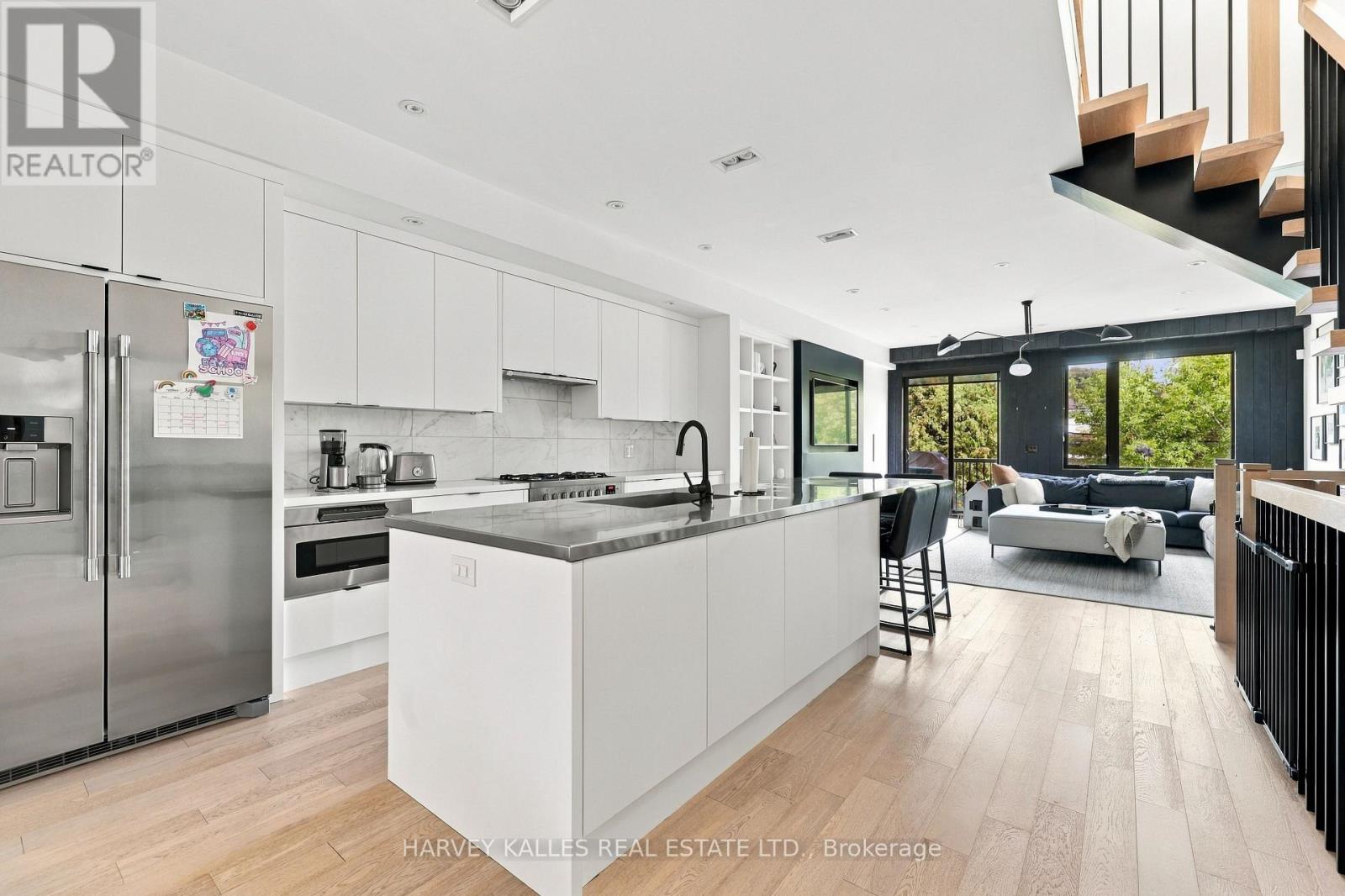 57 Roseneath Gardens, Toronto, ON photo 10