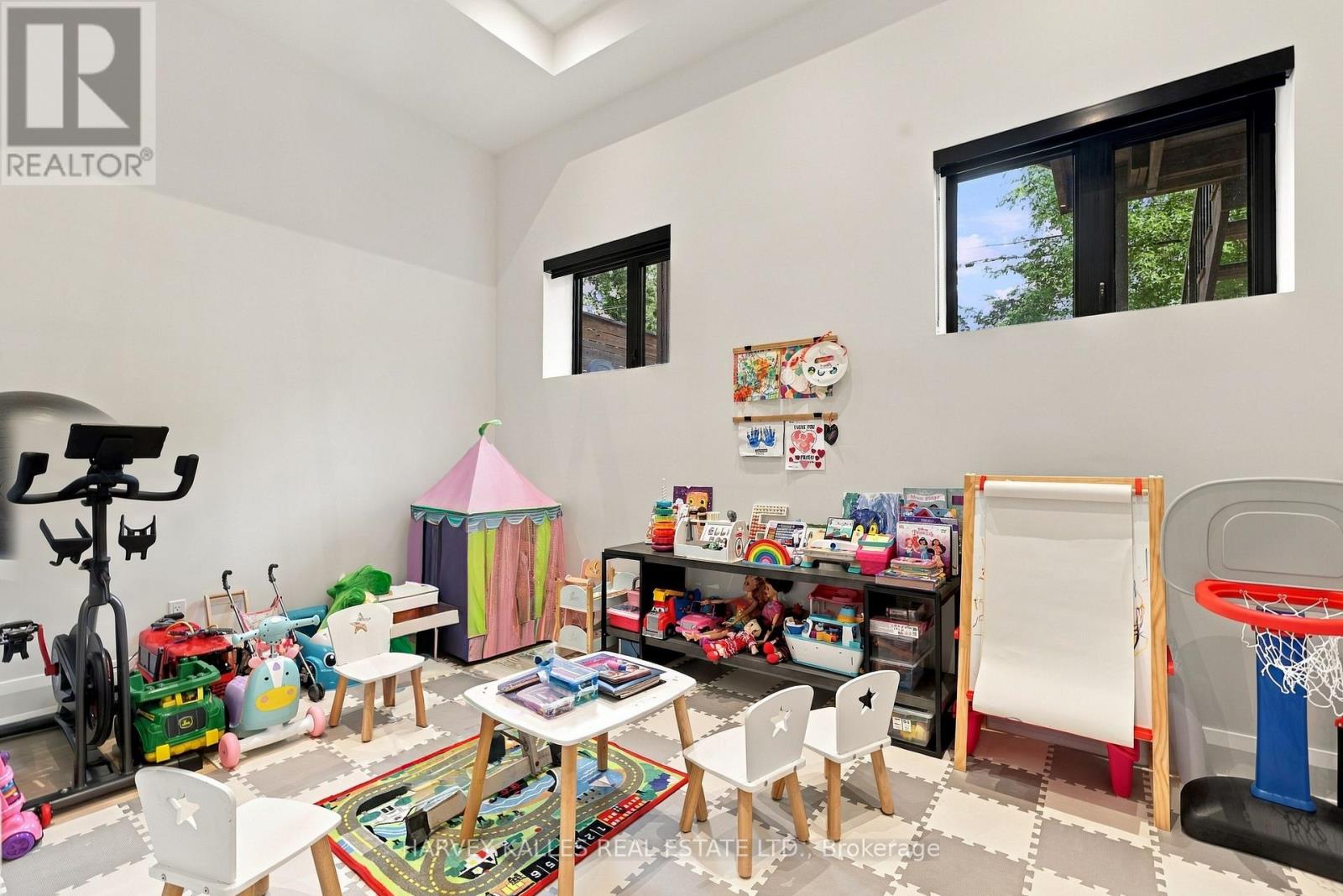 57 Roseneath Gardens, Toronto, ON photo 31