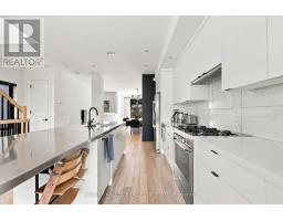 57 Roseneath Gardens, Toronto, ON M6C3X5 Photo 13