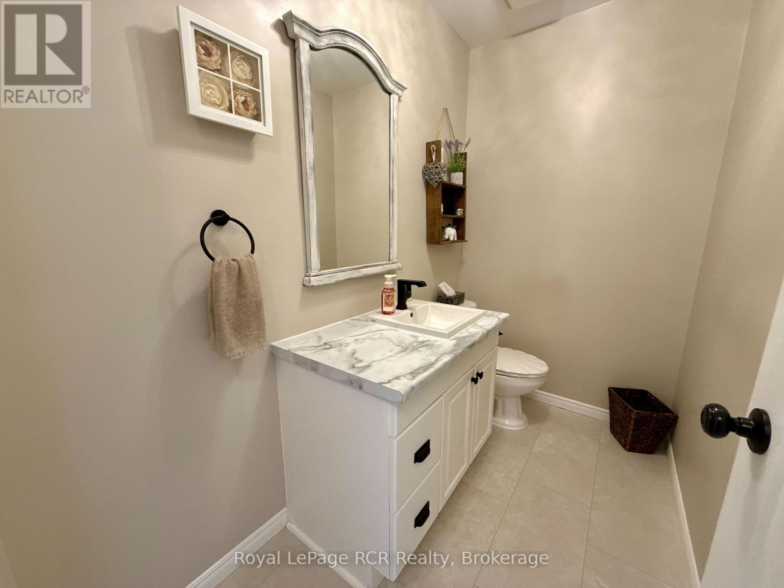 686 16TH STREET - Image 17