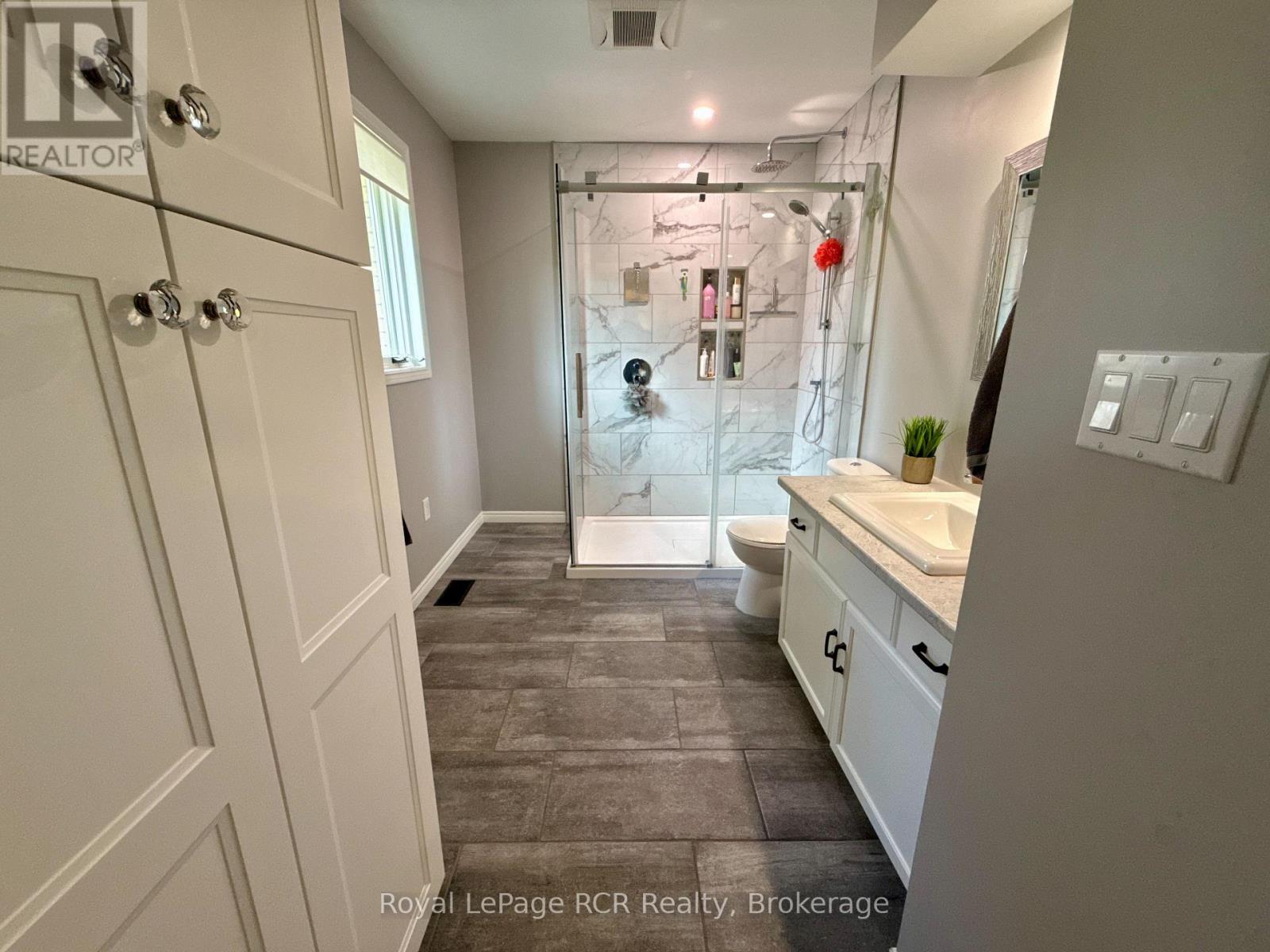 686 16TH STREET - Image 39