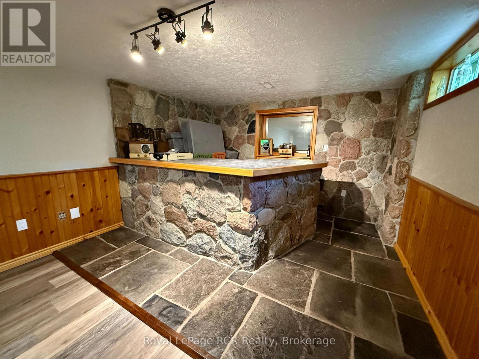 686 16TH STREET - Image 48