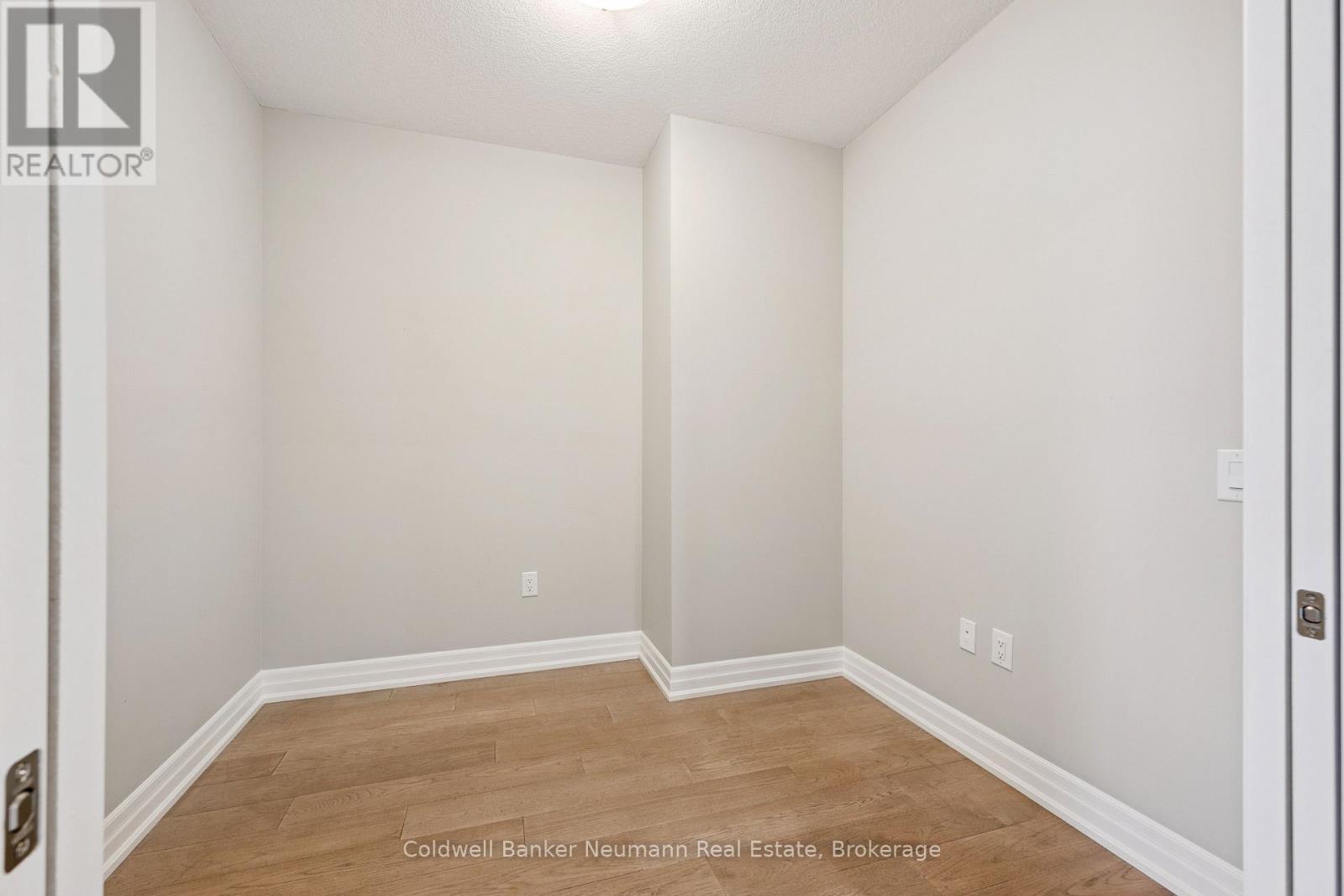 #908 1880 GORDON STREET - Image 24