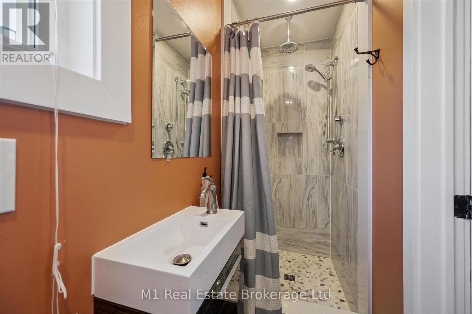 53 JOHANNA DRIVE - 18