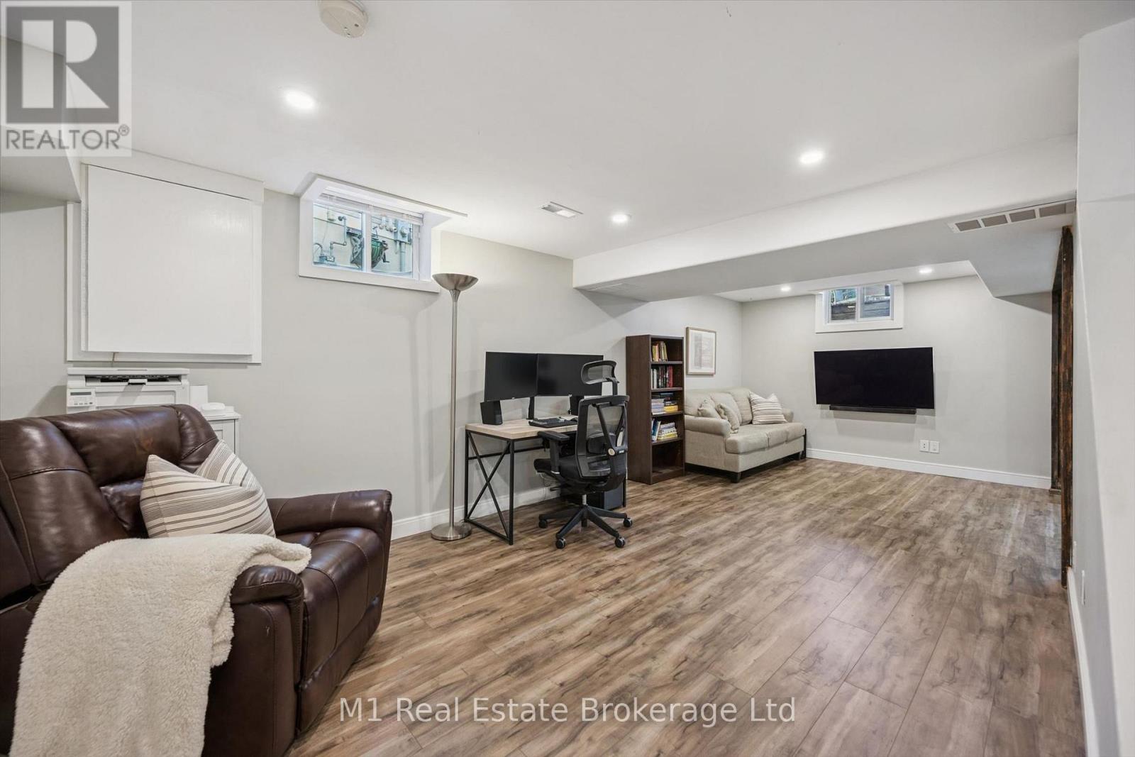 53 JOHANNA DRIVE - 26