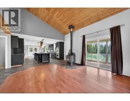 Primary Bedroom - 6391 Houseman Road, 100 Mile House, BC V0K1G0 Photo 6