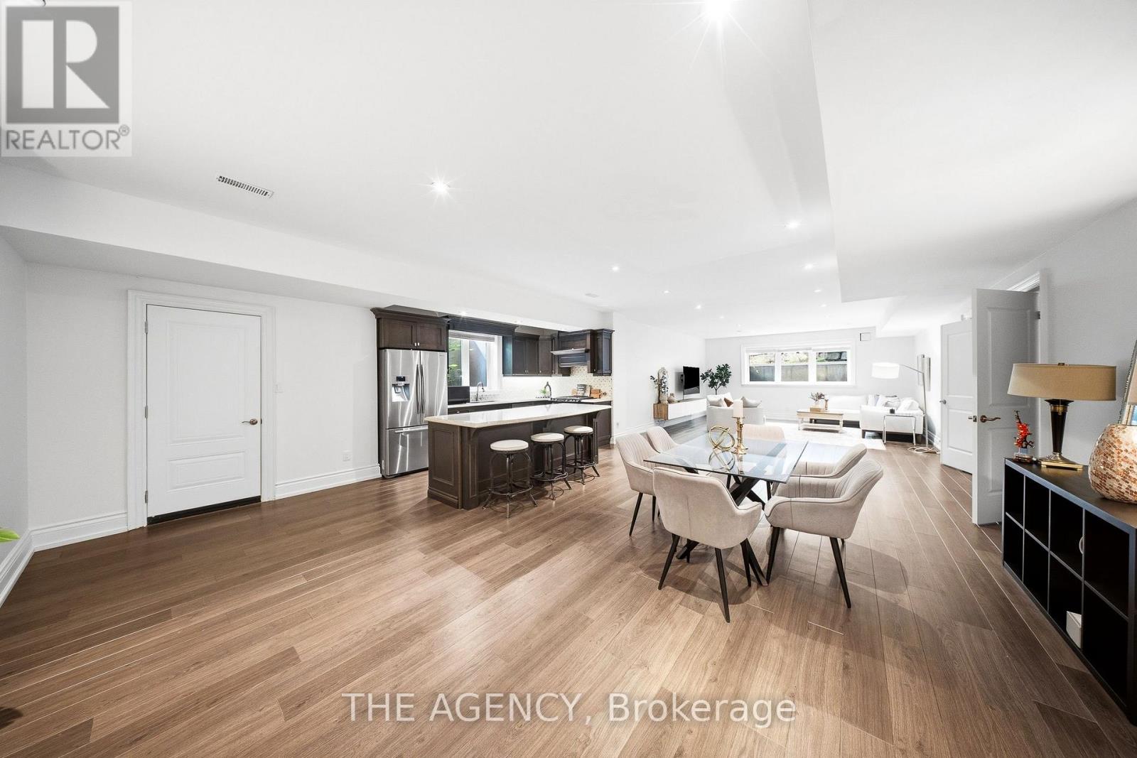1098 Lakeshore Road West — photo 26