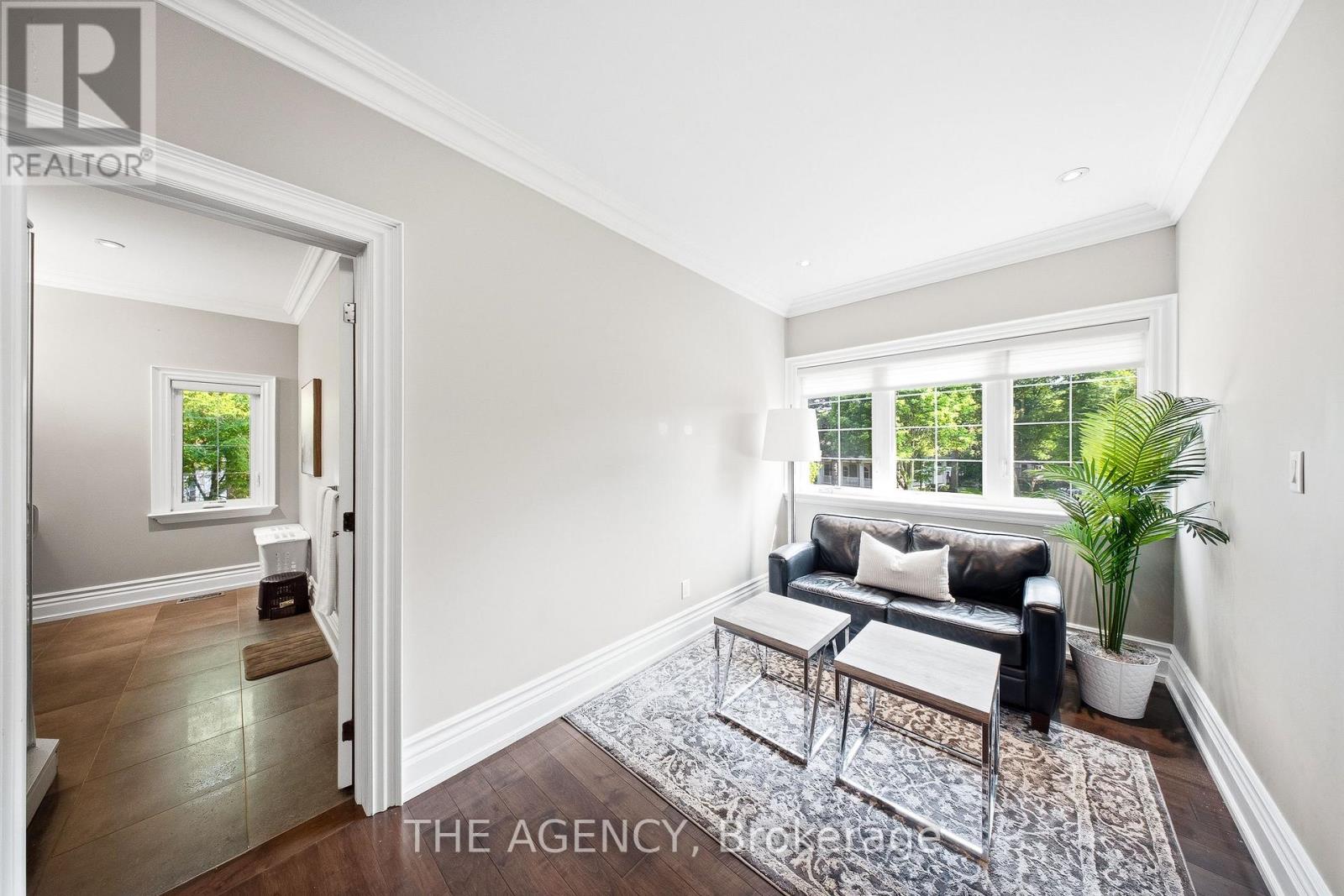 1098 Lakeshore Road West — photo 23