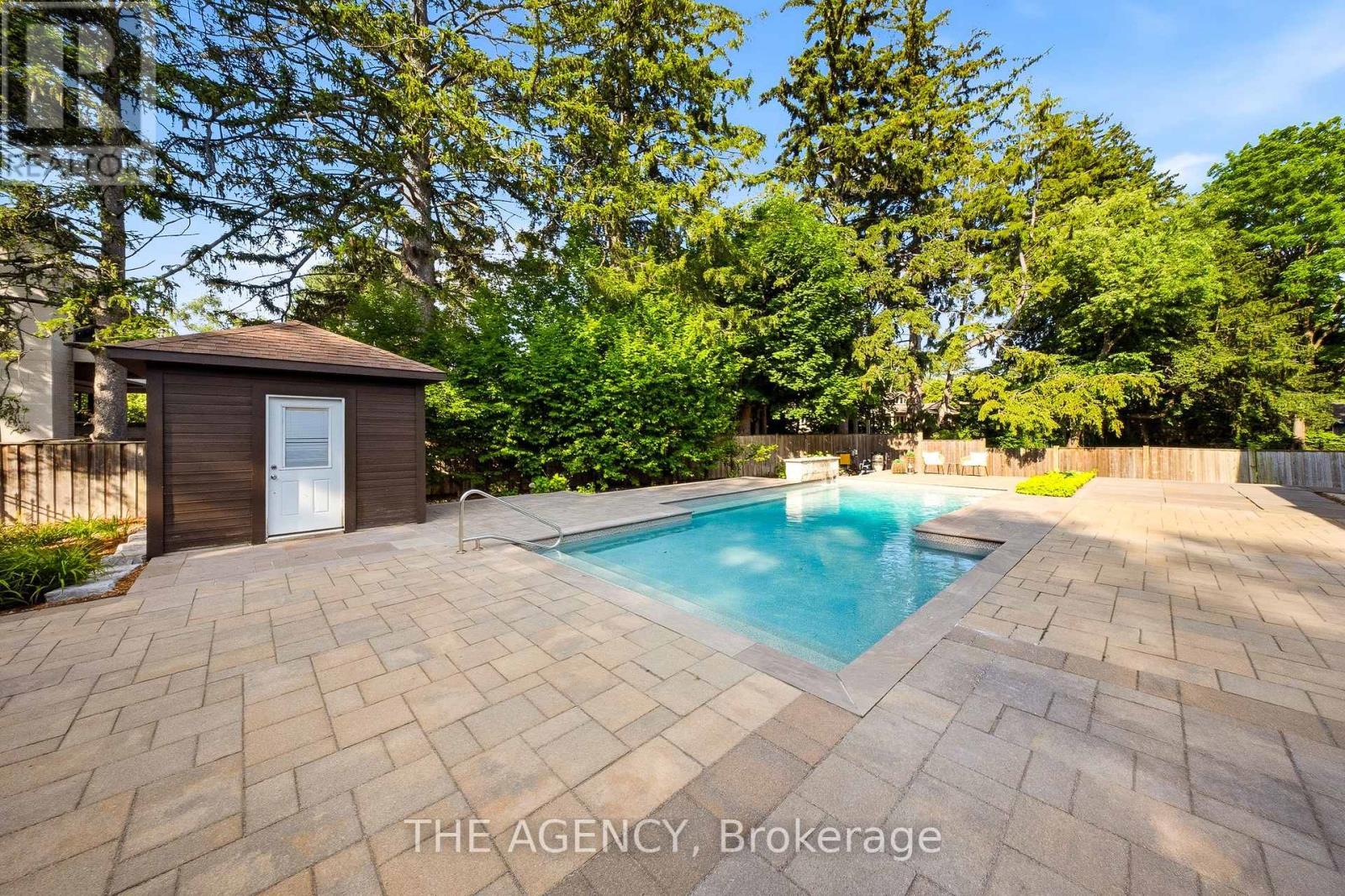 1098 Lakeshore Road West — photo 39