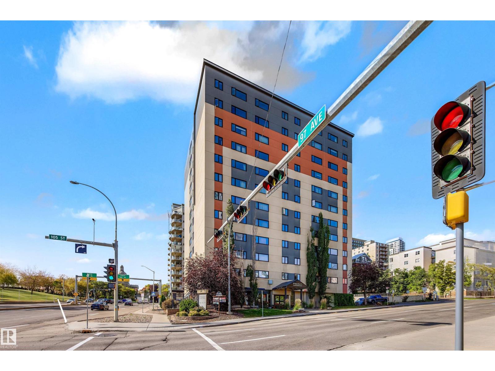 #309 9710 105 ST NW - 4