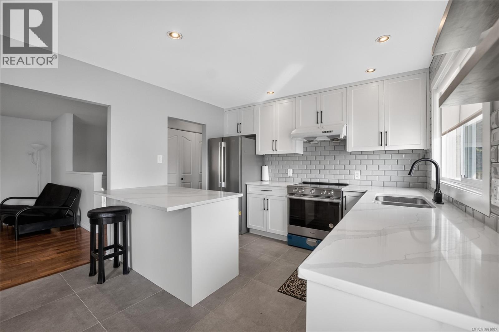 106 Emery Way - Image 12