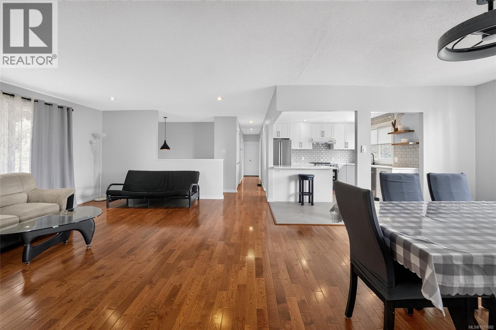 106 Emery Way - Image 19