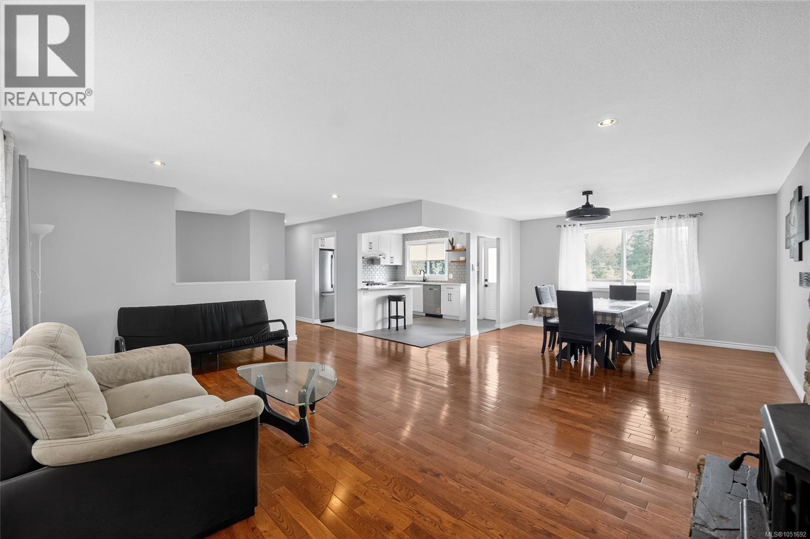 106 Emery Way - Image 4