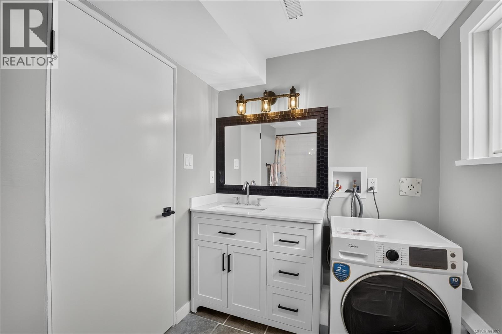 106 Emery Way - Image 42