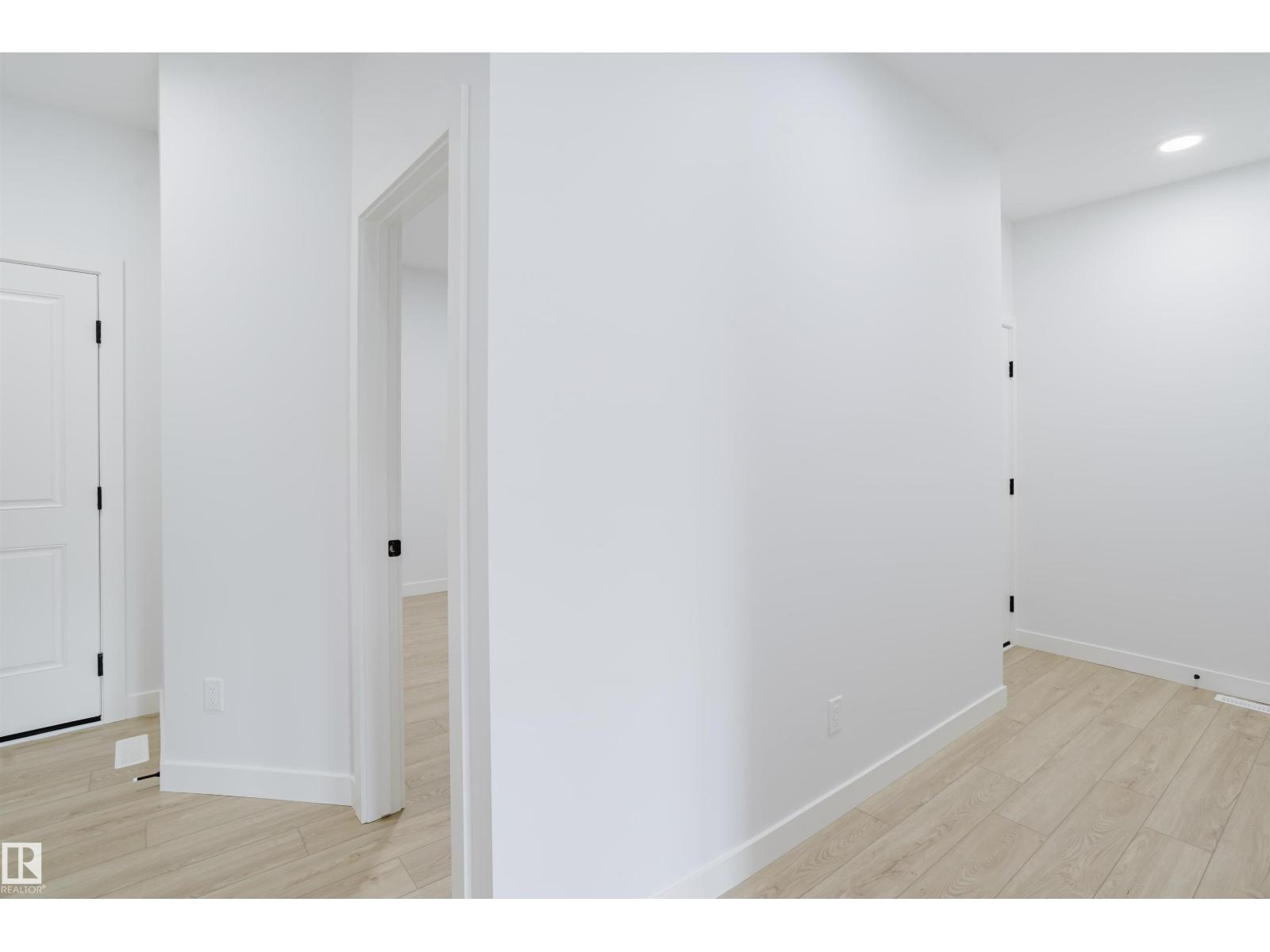 6215 29 AV SW - Image 3