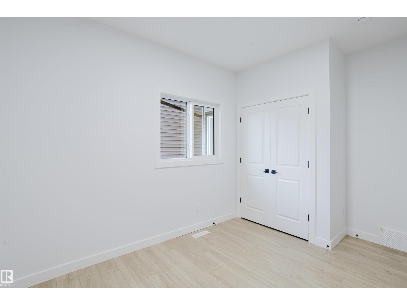 6215 29 AV SW - Image 5