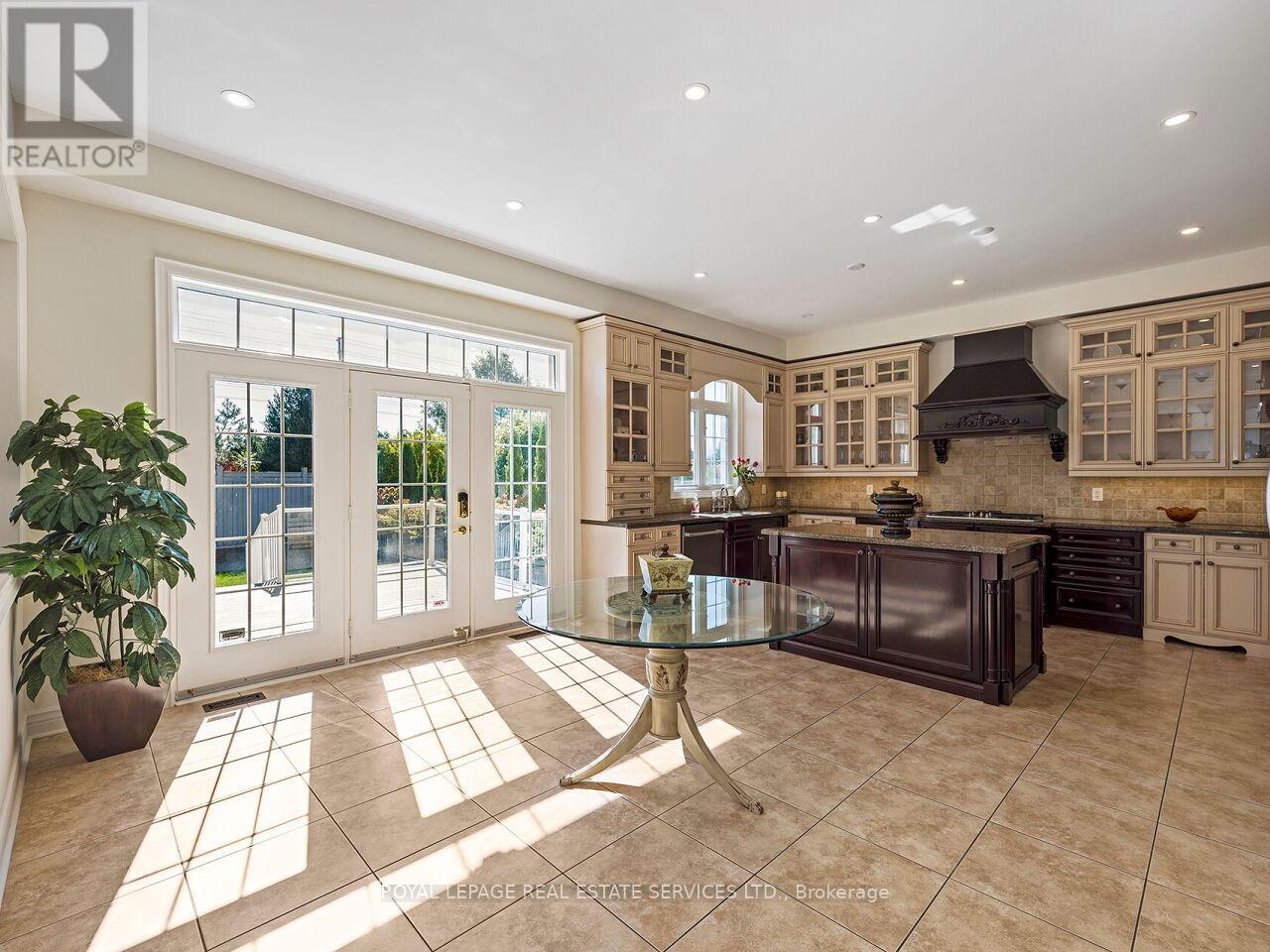 11 BEAUVISTA COURT - 10