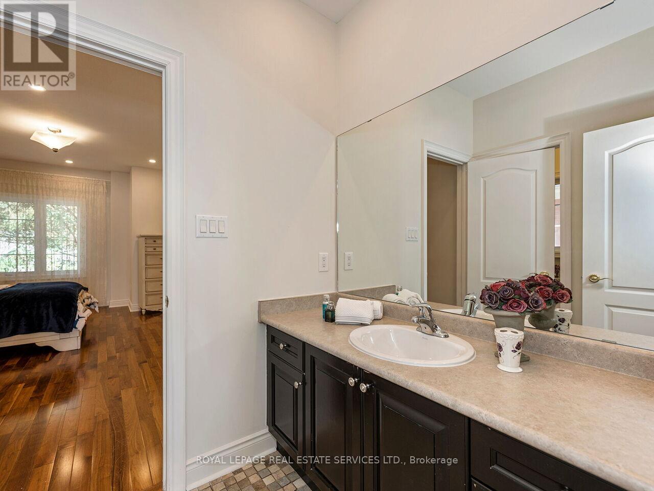 11 BEAUVISTA COURT - 24