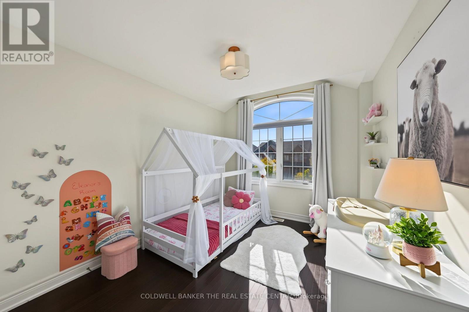 705 Yarfield Crescent, Newmarket, ON photo 19