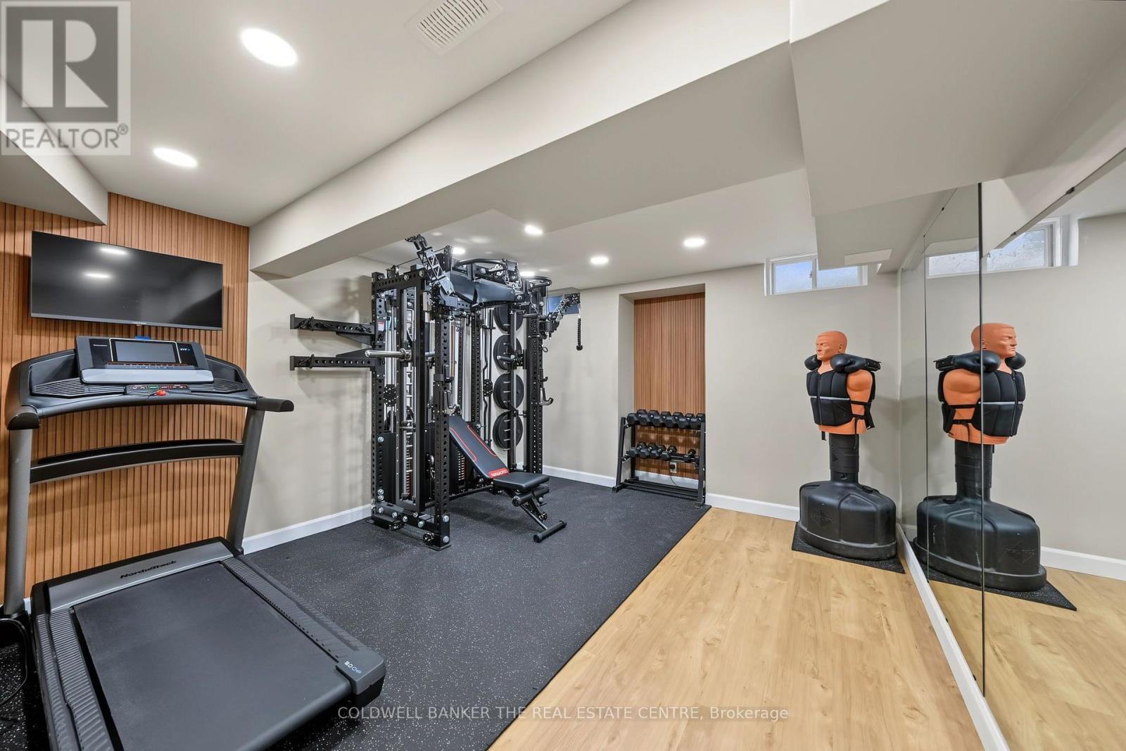 705 Yarfield Crescent, Newmarket, ON photo 25