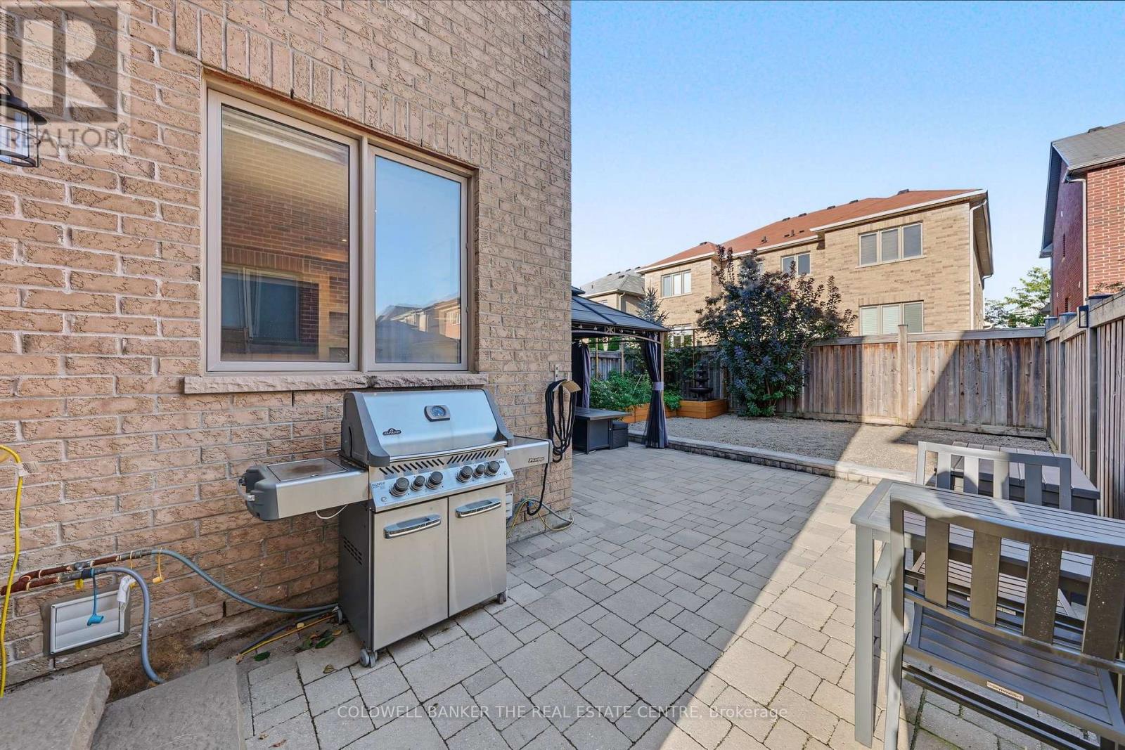 705 YARFIELD CRESCENT - 27