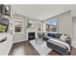 705 Yarfield Crescent, Newmarket, ON L3X0H4 Photo 13