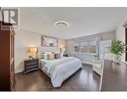705 Yarfield Crescent, Newmarket, ON L3X0H4 Photo 15