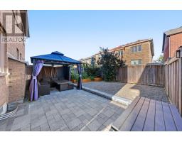 705 Yarfield Crescent, Newmarket, ON L3X0H4 Photo 28