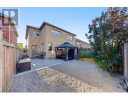 705 Yarfield Crescent, Newmarket, ON L3X0H4 Photo 29