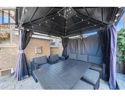 705 Yarfield Crescent, Newmarket, ON L3X0H4 Photo 31