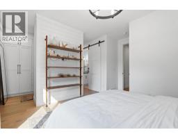 736 35 Street NW - photo 17