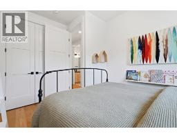 736 35 Street NW - photo 23