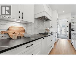 736 35 Street NW - photo 9