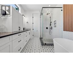 736 35 Street NW - photo 20