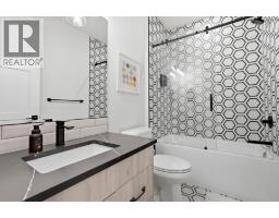 736 35 Street NW - photo 26