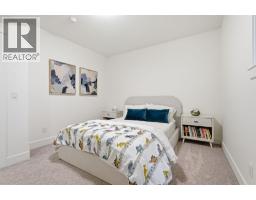 736 35 Street NW - photo 32