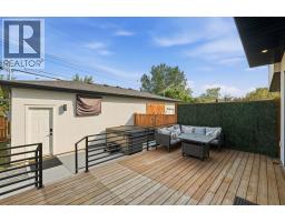 736 35 Street NW - photo 35
