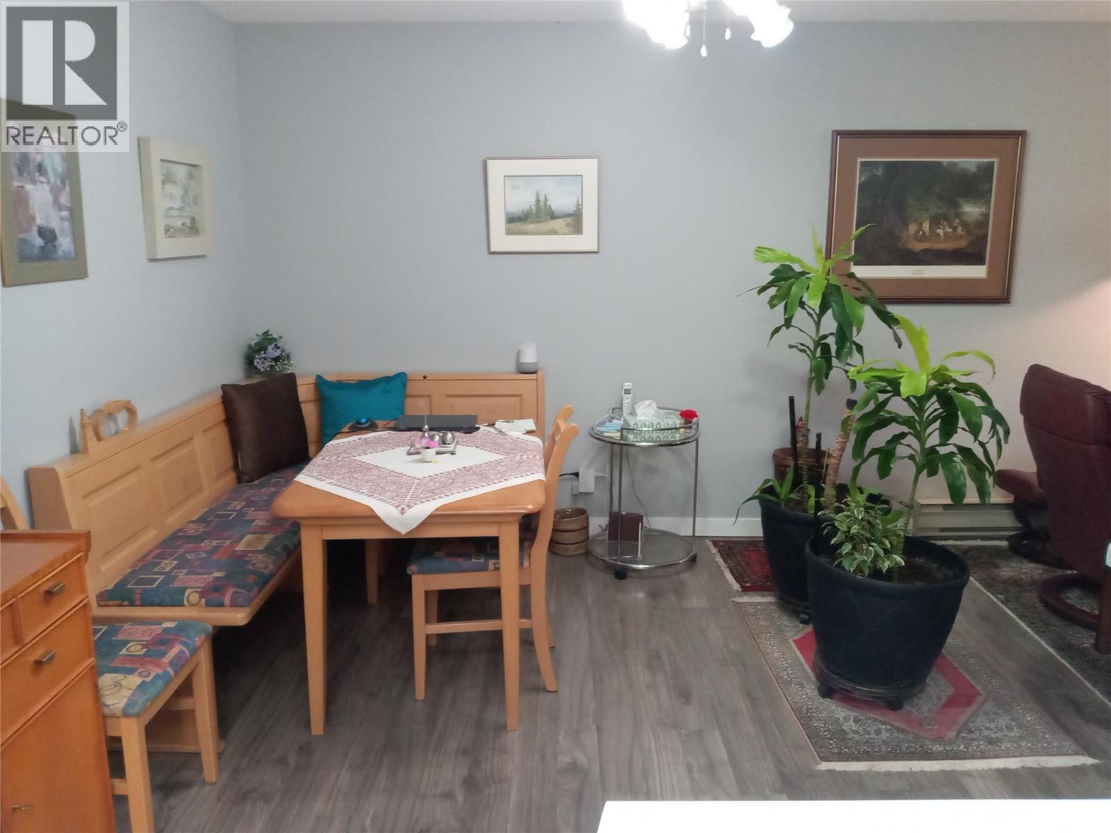 #401 272 Green Avenue - Image 5
