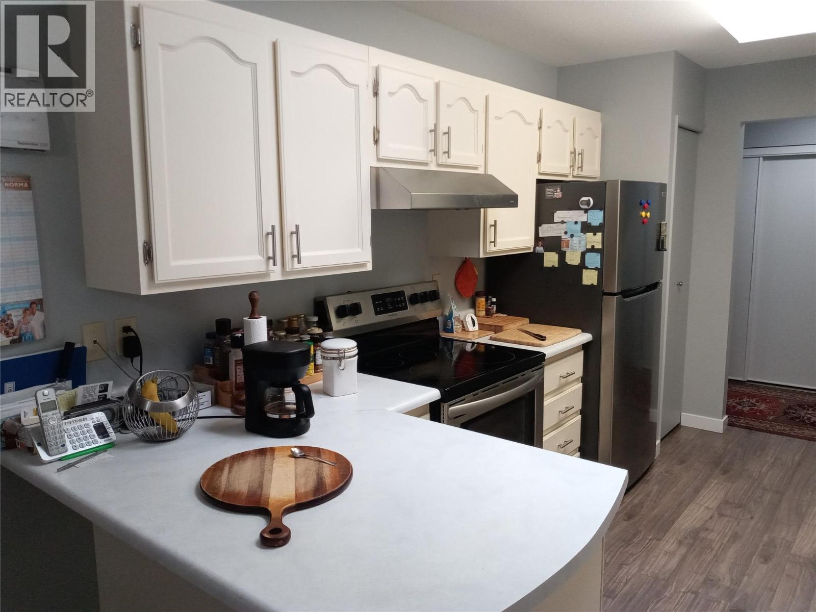 #401 272 Green Avenue - 3