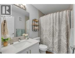 122 Harvest Grove  Ne, Calgary, AB T3K2P3 Photo 32