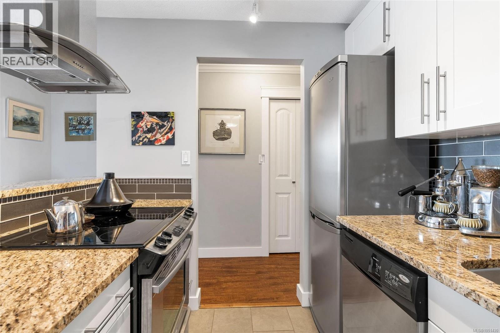 #403 105 Gorge Rd E - 13