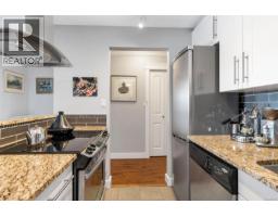 403 105 Gorge Rd E, Victoria, BC V9A1L1 Photo 13
