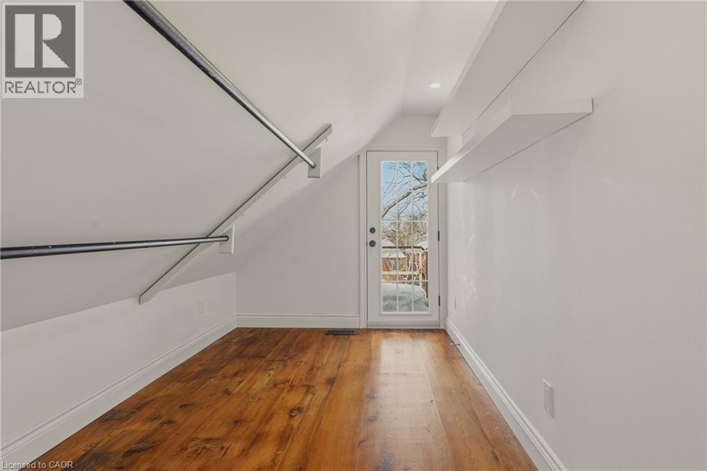 282 Hess Street South — photo 28