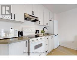 38a-lower Monclova Road, Toronto, ON M3M0A6 Photo 10