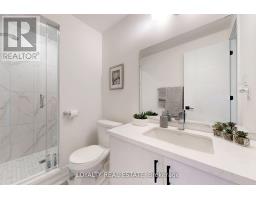 38a-lower Monclova Road, Toronto, ON M3M0A6 Photo 8