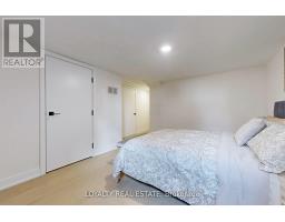 38a-lower Monclova Road, Toronto, ON M3M0A6 Photo 9