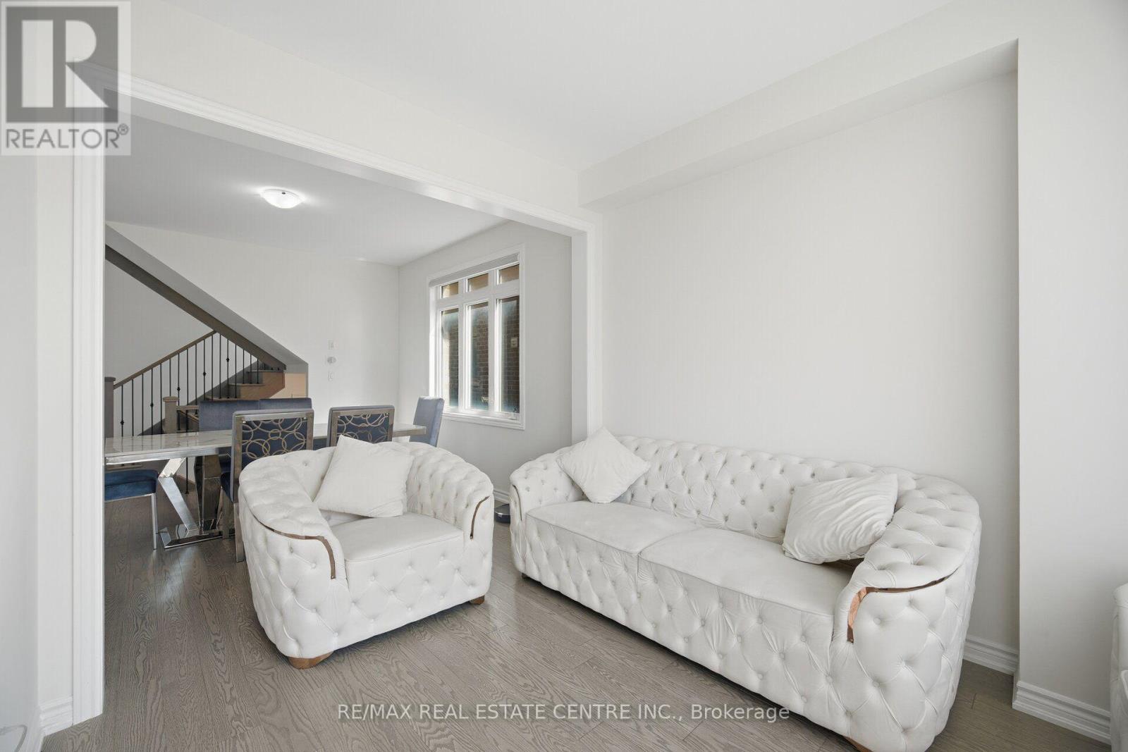 30 Tiger Crescent, Brampton, ON photo 8